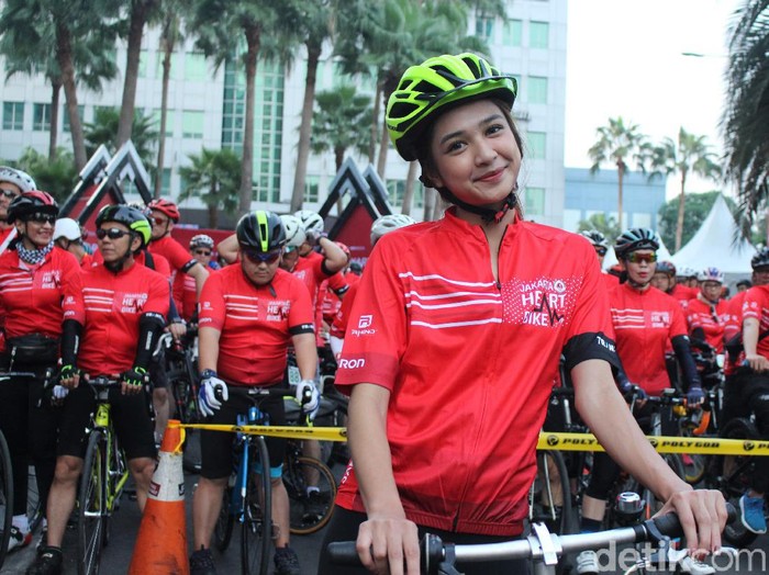 Mikha Tambayong Jakarta Heart Bike 2019