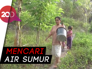 Warga Polman Berjalan Sejauh 2 Kilometer Demi Air