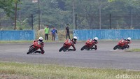 Balapan dimulai, anak-anak langsung gaspol.