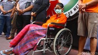 Putri Sri Bintang ditangkap di rumahnya daerah Cibubur. Ada sejumlah barang bukti narkoba saat penangkapan.