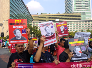 Kemunduran Demokrasi, AJI Jakarta Aksi Jalan Mundur di CFD