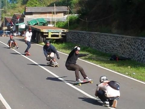 Daggers Crew, komunitas longboard di area GBK