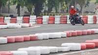 Sebelum challenge juga terdapat safety driving briefing dari panitia untuk para peserta.