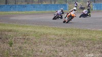 Persaingan di sirkuit semakin ketat.