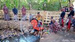 Melihat Tradisi Merawat Mata Air Reresik Sumur Pitu