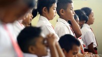 Seperti namanya, yang berarti menangis, Miangas menggambarkan hidup yang penuh nestapa.