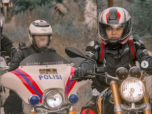 Gaya Nikita Mirzani Touring Pakai Moge BMW