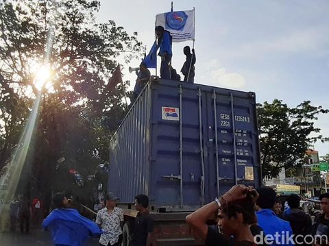  Demo Makassar: Demo mahasiswa Unismuh Jl Sultan Alauddin, Makassar, Senin (30/9/2019)