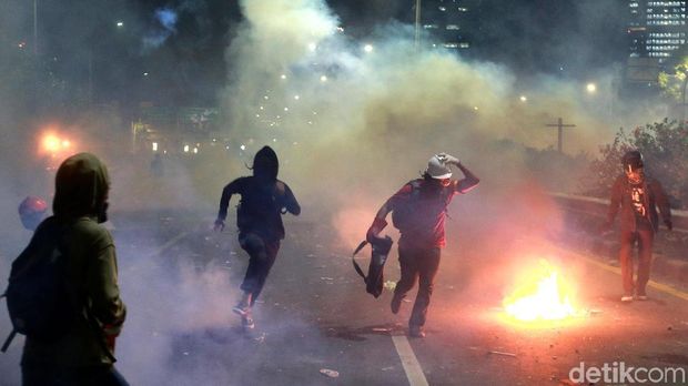 Kronologi Demo di Sekitar DPR yang Kembali Berujung Ricuh