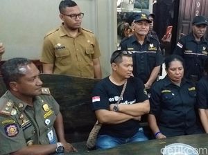 Pemkot Surabaya Bantu Puluhan Pemuda Papua yang Terlantar Kehabisan Tiket