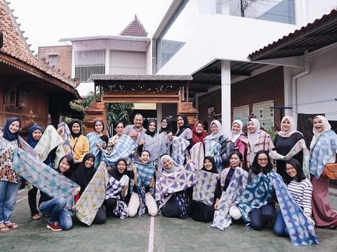 Gabungkan Desain Batik Indonesia dan Jepang, Putri Raup Omzet Puluhan Juta