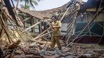 Duh, Atap Sekolah SD di Karawang Ambruk