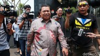 Sebelumnya dalam jadwal pemeriksaan di KPK, ada 2 rekan Fathan yang juga dipanggil yaitu Jazilul Fawaid dan Helmi Faishal Zaini. Dua kolega Fathan itu sama-sama anggota DPR, sama-sama dari Fraksi PKB.