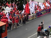 Jokowi Kaji Ulang Usulan Iuran BPJS Kesehatan Naik