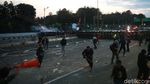 Diberondong Gas Air Mata, Pendemo Kocar-kacir