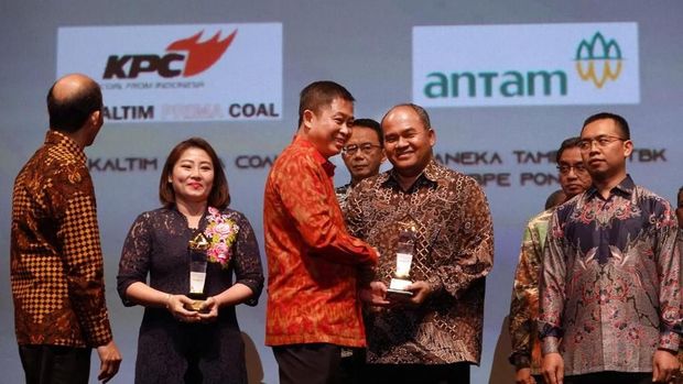 Kontributor PNBP Terbesar di RI, BUMI Borong 2 Penghargaan