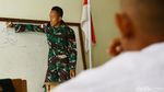 Antusias Anak-anak SD Miangas Belajar Bareng TNI