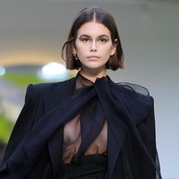 Presenter Saturday Night Live kemudian dikabarkan pacaran dengan Kaia Gerber masih di tahun 2019. Hubungan keduanya dikabarkan dari musim dingin 2019 sampai Januari 2020. Menurut Pete, hubungannya dengan Kaia adalah casual dating karena sang model masih begitu muda baginya. Foto: Pascal Le Segretain/Getty Images