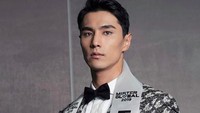 Jong Woo Kim berhasil membawa kemenangan untuk Korea Selatan diajang pageant Mister Global 2019. Kompetisi diadakan di Thailand beberapa waktu lalu. (tim_jongwoo/Instagram)