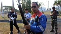 Masing-masing sejumlah dua unit Drone Jammer Gun Model dan Static Drone Jammer milik Kemhan sudah terbukti mampu menangkal atau mencegah serangan udara melalui penggunaan drone. Pool/Kemhan.