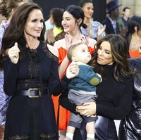 Camila Cabello tampil di Paris Fashion Week sebagai salah satu brand ambassador LOreal. Dalam wawancara dengan ODE, penyanyi 21 tahun itu mengaku sangat senang bisa tampil di fashion show LOreal. Aku sudah menjadikannya lelucon sepanjang hari ini. Aku bilang apakah kalian tahu kalau kalian itu bicara dengan model. Model paling pendek yang pernah berjalan di catwalk, begitu kata Camila. Foto: Vianney Le Caer/Invision/AP