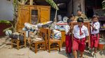 Duh, Atap Sekolah SD di Karawang Ambruk