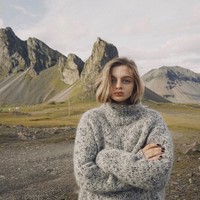 Meskipun matanya menjadi perdebatan, Maria Oz mengungkapkan ia tidak terlalu terganggu oleh kritik yang menuduhnya memalsukan penampilannya demi menarik perhatian. Foto: Instagram