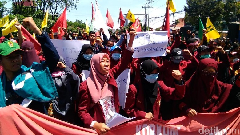 IMM Jatim Tuntut Polisi Usut Tewasnya 2 Mahasiswa Kendari IMM Jatim Tuntut Polisi Usut Tewasnya 2 Mahasiswa Kendari