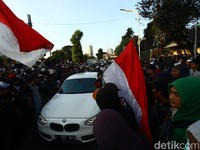 Cara Biar Pemilik Mobil Tak Rugi Saat Demo Ricuh