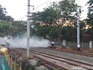Video Bentrokan di Belakang DPR, Massa Berhamburan
