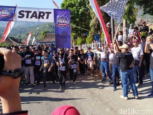 Seribuan Pelajar di Nganjuk Pilih Ikut Acara Ini Ketimbang Demo