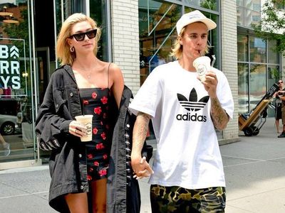Romantisnya Justin Bieber dan Hailey Baldwin Saat Kulineran Bersama