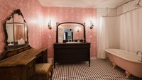 Kamar Annalisa Netherly ini bisa dipesan selama satu malam untuk setiap hari Kamis di bulan Oktober, tanggal 3, 10, 17, 24, dan malam Halloween. Sebelumnya, kamar itu cuma dibuka buat tur tanpa menginap (Foto: The Read House)