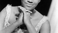 Aretha Franklin biasanya menyimpan canape dan jahe. Ia juga terkadang akan meminta Chili Cheese Dog, atau bahkan akan meminta uang tunai dengan promotor sebesar $ 25.000 atau sekitar Rp 350 juta. Foto: Istimewa