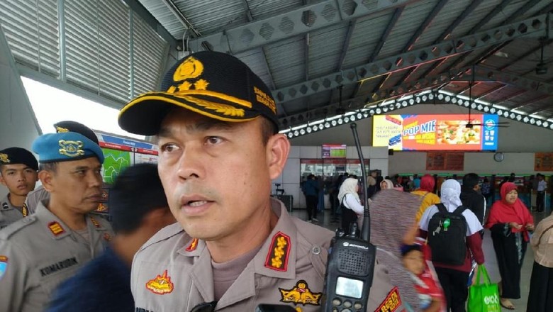 Kapolres soal Polisi Tendang Ojol: Sekesal Apa Pun Jangan Pakai Kekerasan Kapolres soal Polisi Tendang Ojol: Sekesal Apa Pun Jangan Pakai Kekerasan