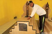 Moh Napsir, sang juru kunci makam (Randy/detikcom)