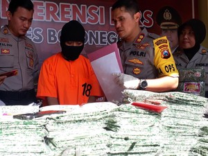 Pelaku Bajing Loncat Diamankan saat Garong Truk yang Sedang Jalan
