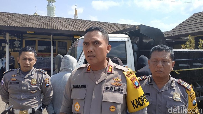 Bermodal Rekaman CCTV, Polisi Pacitan Ringkus 3 Pelaku Tabrak Lari Bermodal Rekaman CCTV, Polisi Pacitan Ringkus 3 Pelaku Tabrak Lari