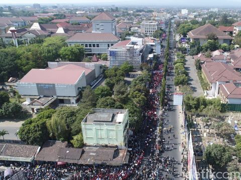 Suasana Massa Aksi #GejayanMemanggil2 Padati Pertigaan Colombo - Detiknews