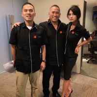 Jadi di minyak dan gas ini, saya masuk dengan pemikiran seperti itu. Saya mencoba seperti spons yang menyerap ilmu sebanyak-banyaknya. Baik itu dari karyawan, direksi, stakeholder, semua informasi saya serap. Takes time, tapi tidak perlu merasa insecure atau takut karena kan baru mulai, tambahnya. Foto: Instagram @adindabakrie