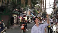 Konon kata para fansnya Jong Woo, foto ini diambil di Ha Noi, Vietnam. (Foto: tim_jongwoo/Instagram)
