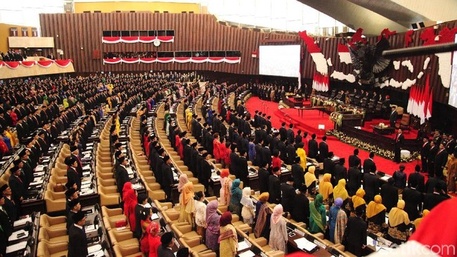 Rincian Gaji & Tunjangan Anggota DPR, Demo Puluhan Ribu Buruh