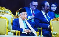 Ma'ruf Amin bersama Surya Paloh di Pelantikan DPR