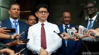 Laode M Syarief memberikan keterangan pers terkait pertemuannya dengan delegasi pemberantasan korupsi Ethiopia.