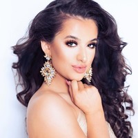 Wanita yang berencana ingin jadi polisi itu mengaku sebelumnya sempat sangat tidak percaya diri hingga tak ingin meninggalkan rumah. Asleigh pun akhirnya mengonsumi obat Roaccutane yang sebenarnya dapat memicu depresi dan pikiran bunuh diri. Foto: Instagram: @ashleighwild_