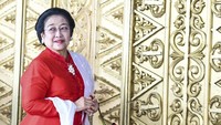Presiden RI ke-5 sekaligus Ketua Umum Partai PDI Perjuangan Megawati Soekarnoputri nampak hadir di acara pelantikan anggota DPR RI yang digelar di Kompleks Parlemen, Senayan, Jakarta, Selasa (1/10/2019). Antara Foto/Galih Pradipta