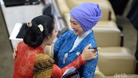 Sejumlah artis berhasil lolos menjadi anggota dewan pada periode 2019-2024. Antara Foto/Galih Pradipta