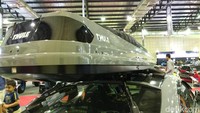 Penggunaan roof box pada mobil lazimnya diterapkan di mobil-mobil penumpang, terutama ketika ingin liburan atau mudik lebaran. Tapi penggunaan roof box belakangan ini juga marak di supercar. Foto: Luthfi Anshori/detikOto