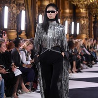Fashion show koleksi spring 2020 Balmain di Paris Fashion Week, Paris, Prancis. Jumat (27/9/2019). Photo by Pascal Le Segretain/Getty Images.