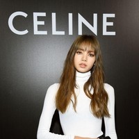 Lisa BLACKPINK mencetak sejarah dengan menjadi global brand ambassador pertama brand fashion Celine. Foto: Pascal Le Segretain/Getty Images